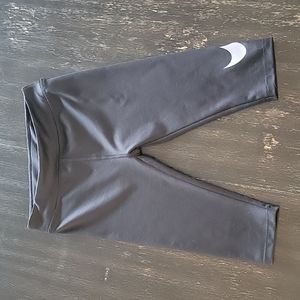 Nike capris size 4T